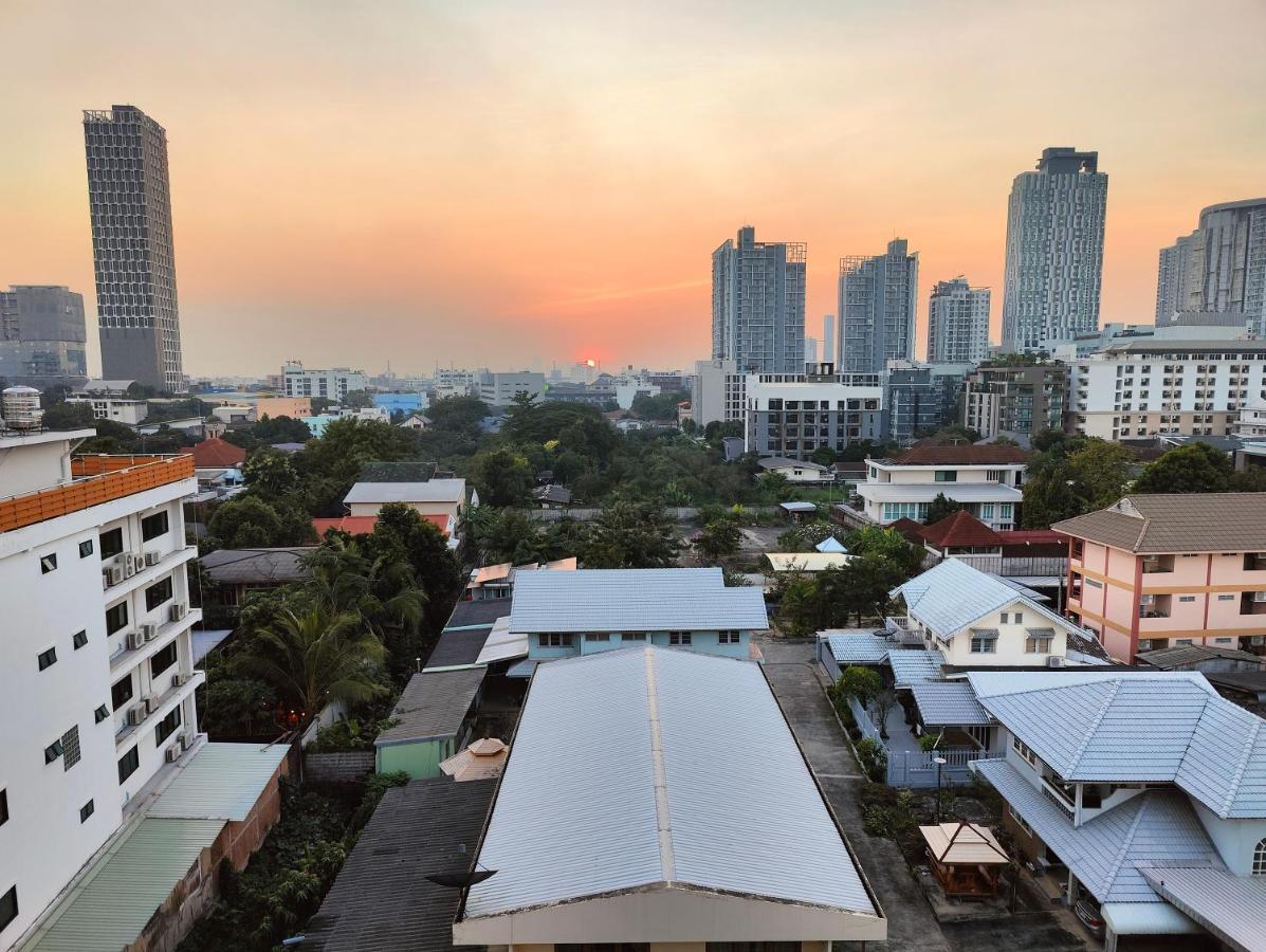 Sundowner Sukhumvit Apartment Bangkok Bagian luar foto