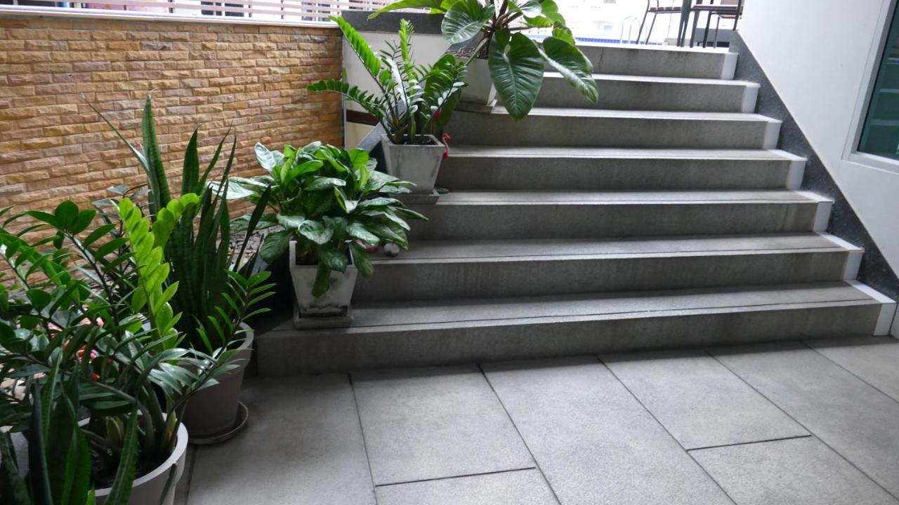 Sundowner Sukhumvit Apartment Bangkok Bagian luar foto